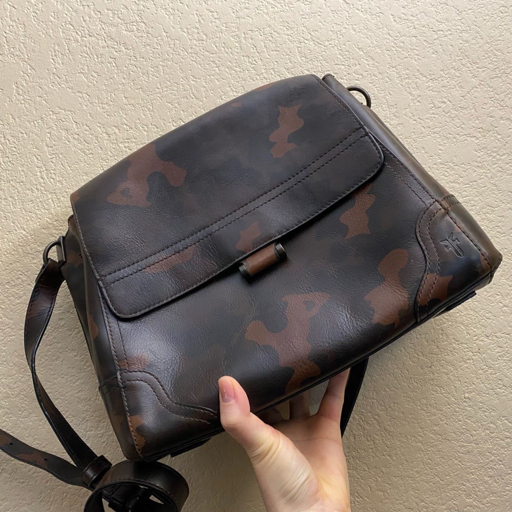FLASH SALE Frye Charlie Shoulder Bag real leather in Camo (brown) NWT